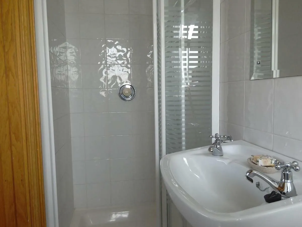 The Lodge B&B Galway 0*,